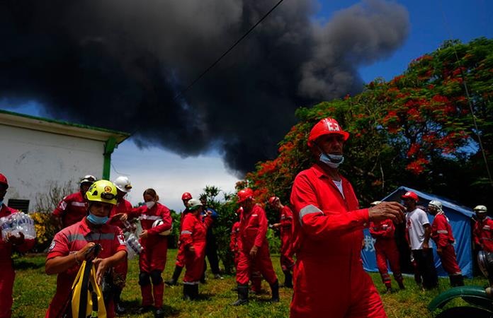 Cuba confirma que coordina con EEUU ayuda para sofocar incendio