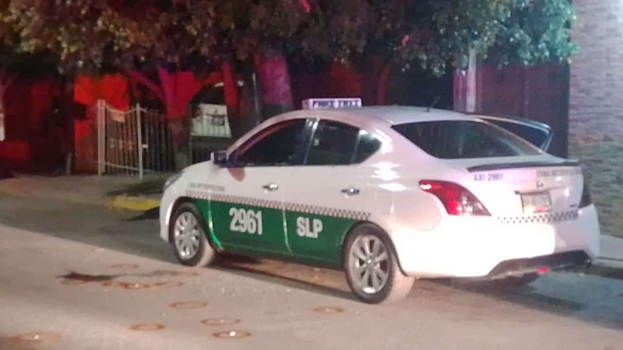 Asesinan a dos personas que viajaban a bordo de un taxi en la avenida ...