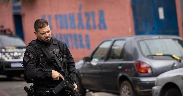 Un adolescente mata a una profesora y hiere a cuatro personas en un ...