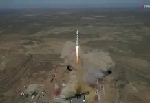 Tres astronautas llegan la Estación Espacial Internacional Tres astronautas llegan la Estación Espacial Internacional